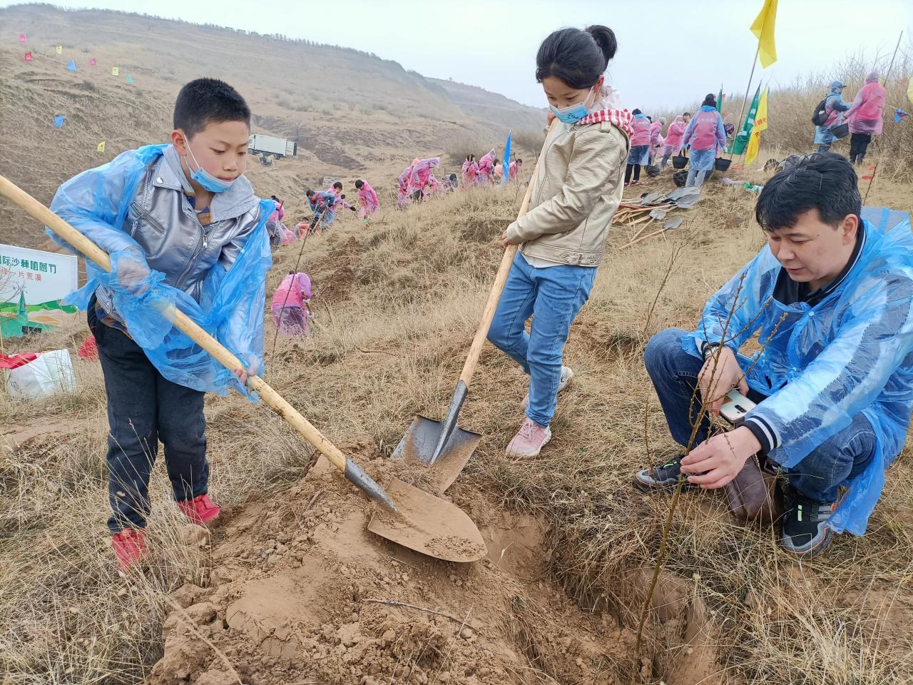 宇航人第七届国际沙棘植树节在呼和浩特举行