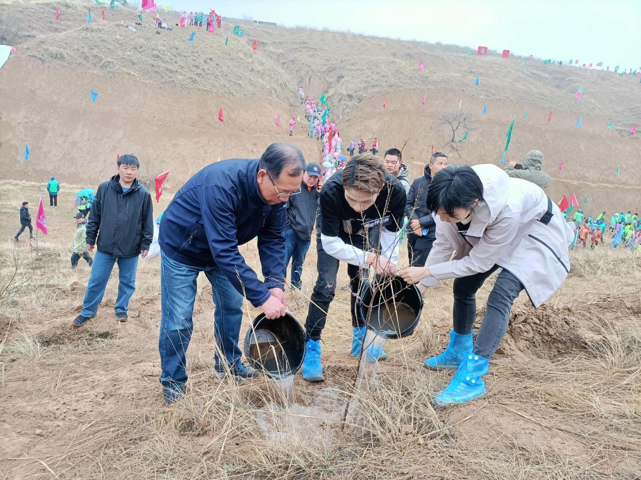 宇航人第七届国际沙棘植树节在呼和浩特举行