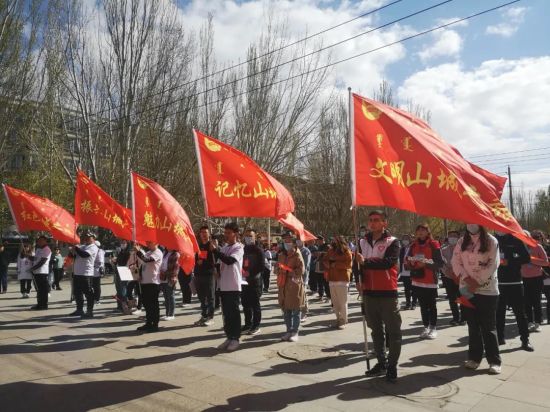 内蒙古乌兰察布市集宁区团委开展红色大寻访