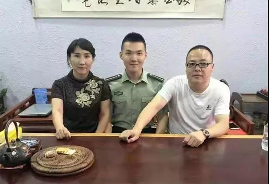 用爱温暖家庭,温暖社会