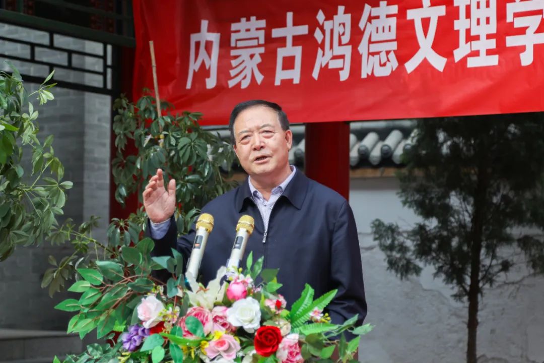 为新闻发布制度建设和新媒体发展贡献“鸿德”力量