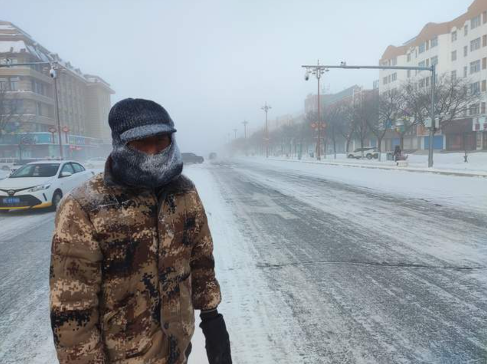 “中国冷极”根河最低气温达到-49.5℃