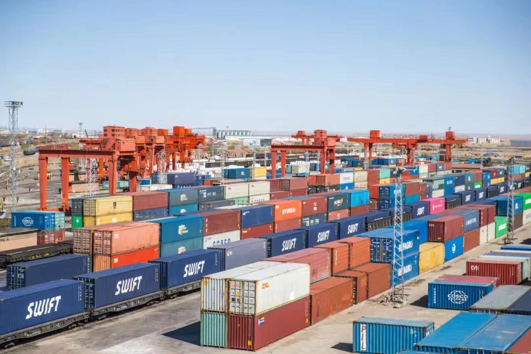 二连浩特铁路口岸进出口运量实现首月开门红