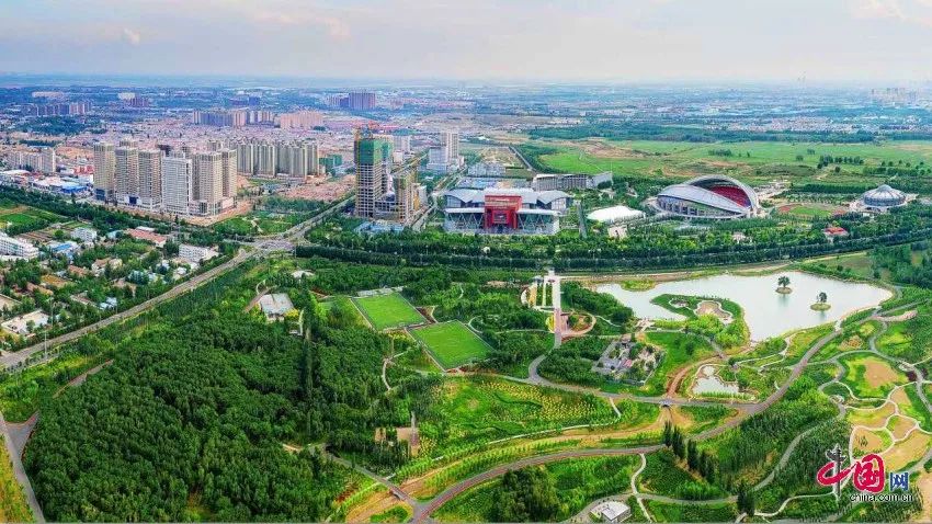 张锐代表：以打造“两都”旗帜型产业为引领 推动现代装备制造业整体跃升