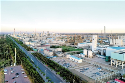 鄂尔多斯:挺进中国现代化的排头兵_fororder_鄂连版1-4_b