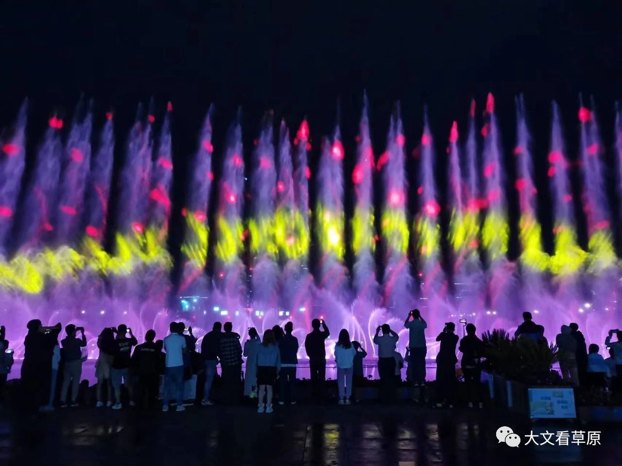 香港学子惊叹世界第一大音乐喷泉