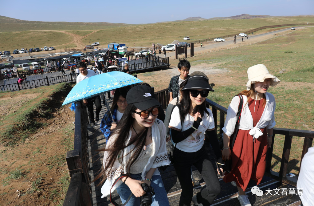 香港学子走进火山感受大自然的鬼斧神工