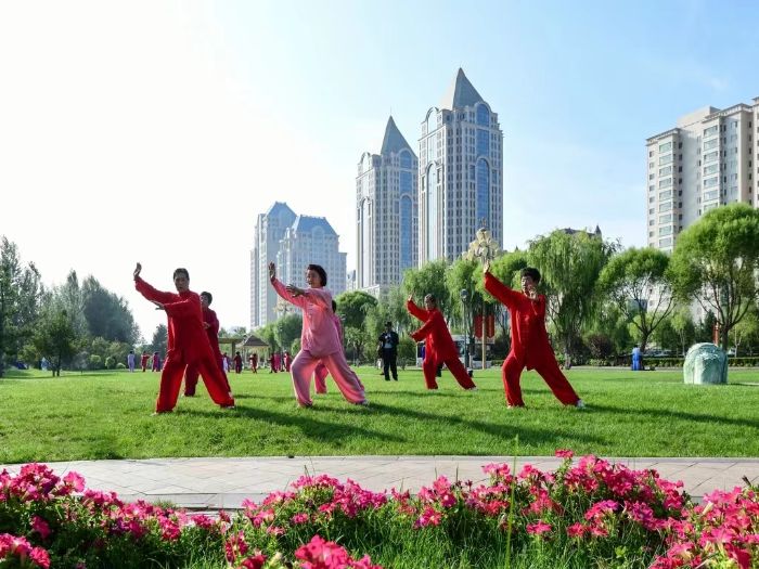 伊金霍洛旗：街角“圪崂”里的新天地