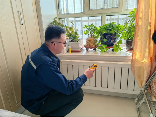 伊金霍洛旗：全力以赴保供热 访民问暖护民生