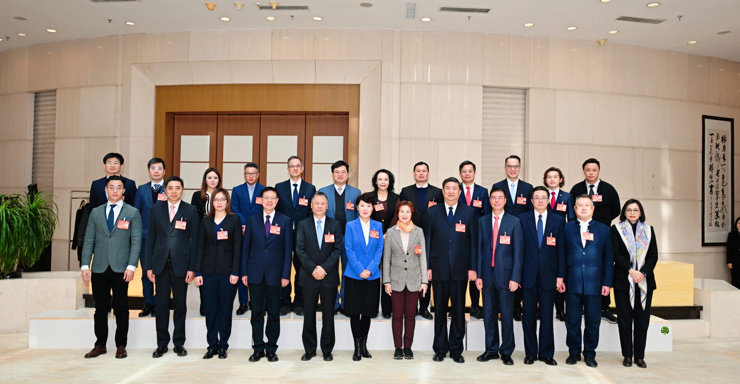 内蒙古港区政协委员获优秀提案 促进蒙港交流合作共融