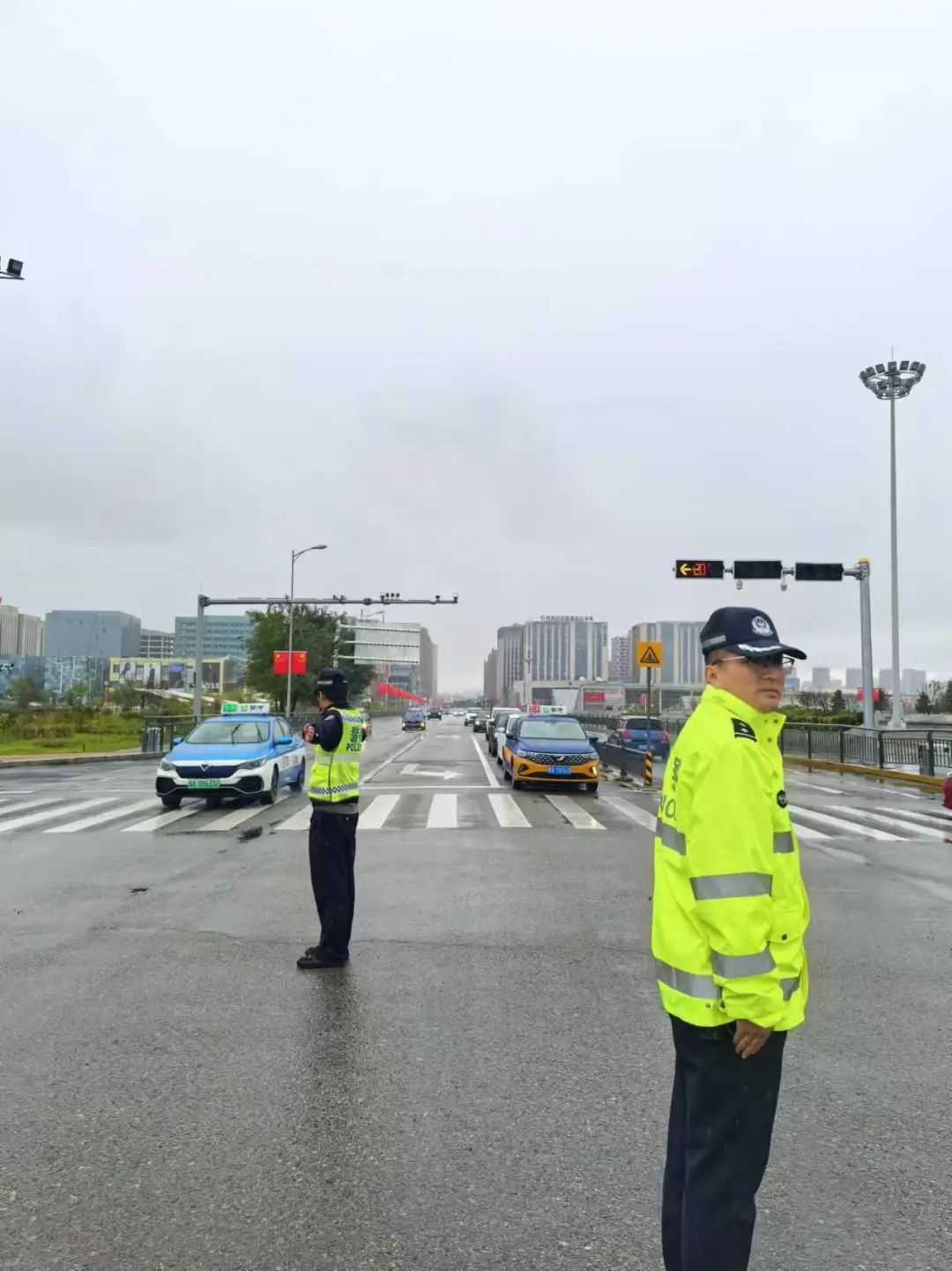 呼和浩特公安处交管支队多措并举全力护航旅客平安出行