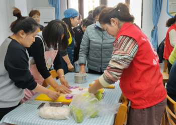 乌审旗呼热胡社区：民生福祉新篇，幸福画卷徐展