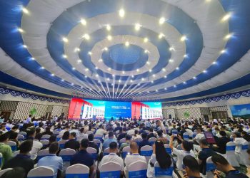 2025绿色算力（人工智能）大会在呼和浩特开幕 共绘绿色算力与智能产业发展新蓝图