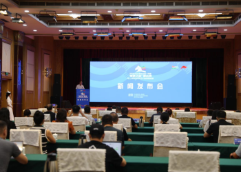 2025乌兰察布市第十四届“草原之旅”那达慕暨乌兰察布市蒙古马超级联赛新闻发布会在呼和浩特市举行