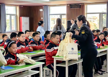 呼和浩特市开展“护苗2025进校园--预防未成年人沉迷网络”新时代文明实践宣传教育活动